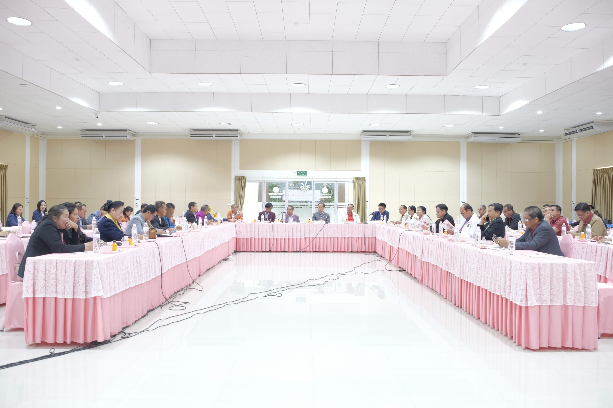 ศึกษาดูงานเกี่ยวกับการจัดสวัสดิการคุ้มหนี้แก่สมาชิก